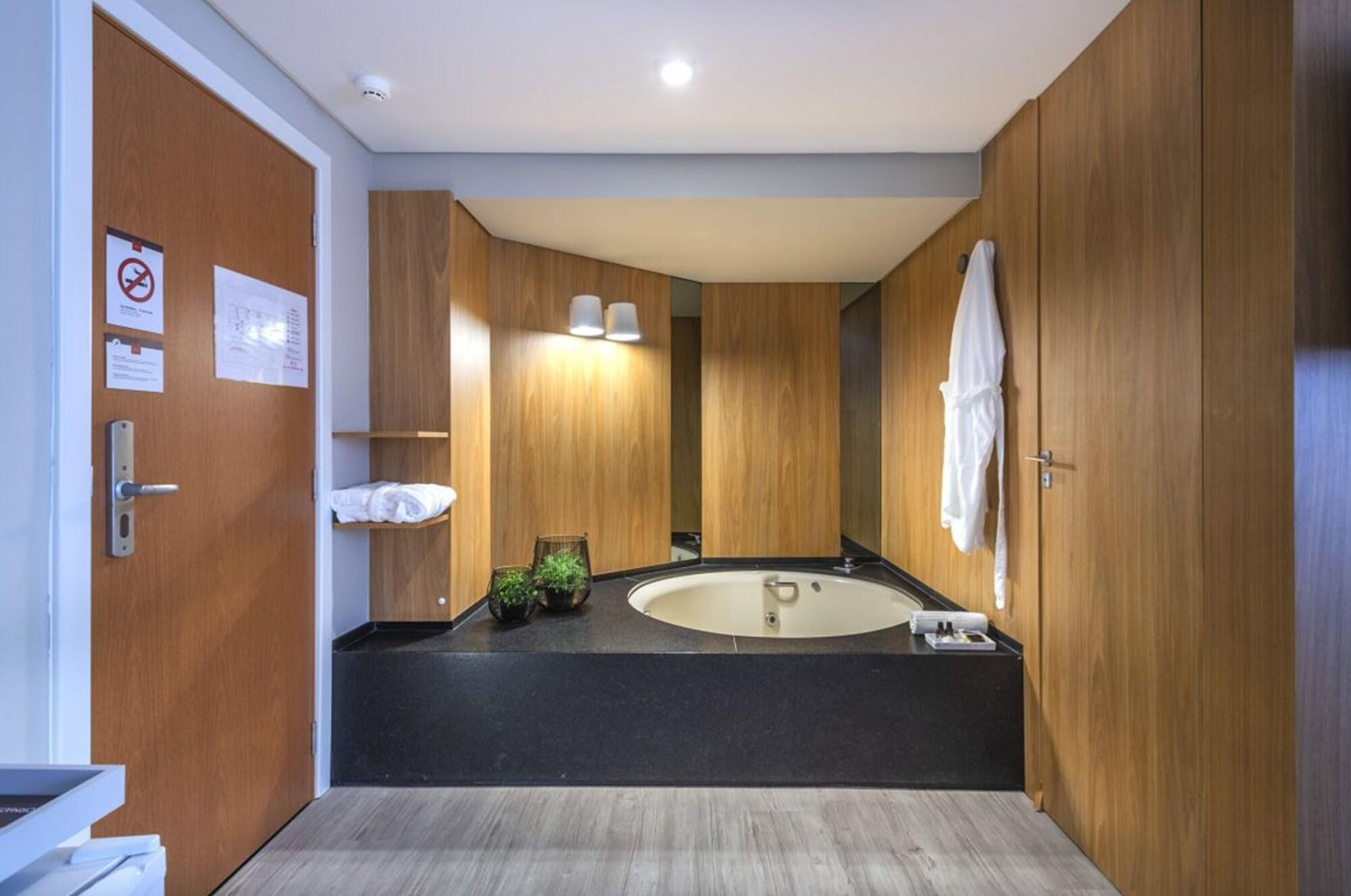 Hotel Melo Balneário Camboriú Kültér fotó